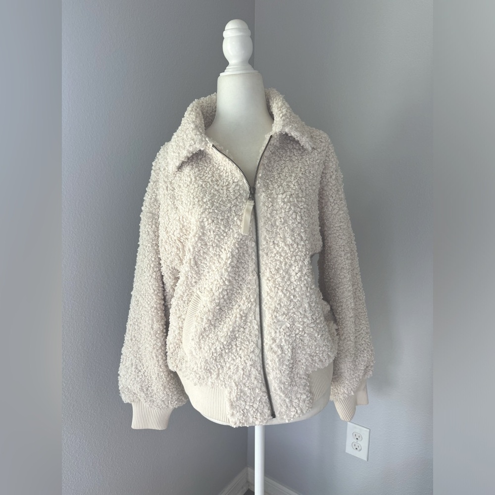 Universal Thread Faux Fur / Sherpa Jacket
